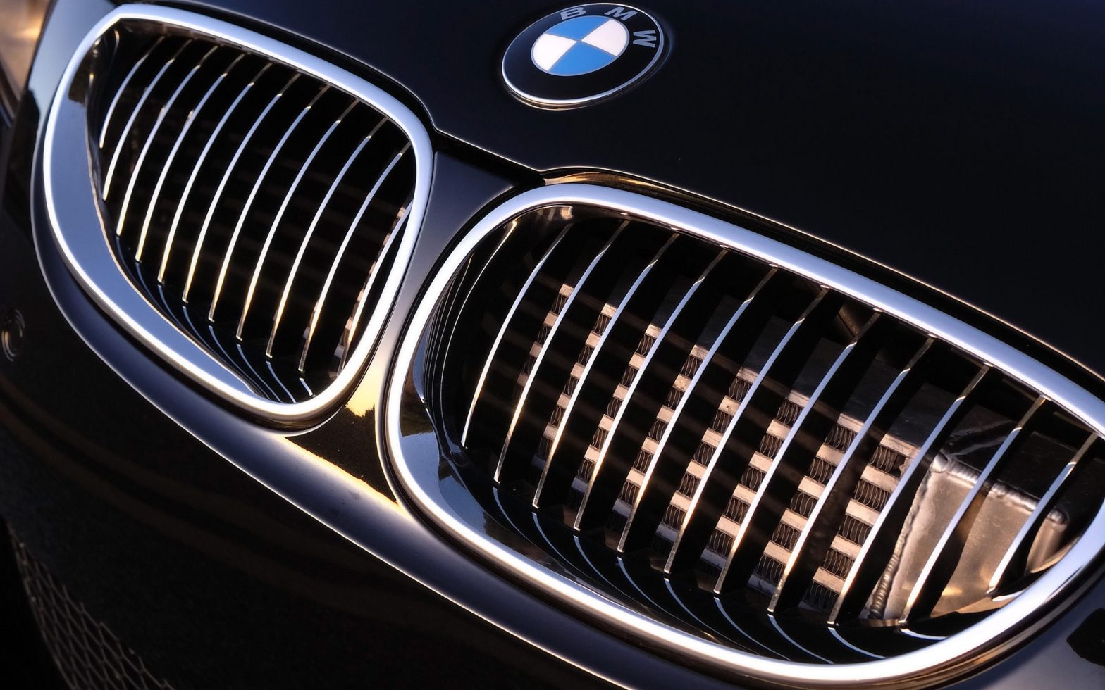 BMW: Innovatie, Prestaties en Luxe door de Jaren Heen