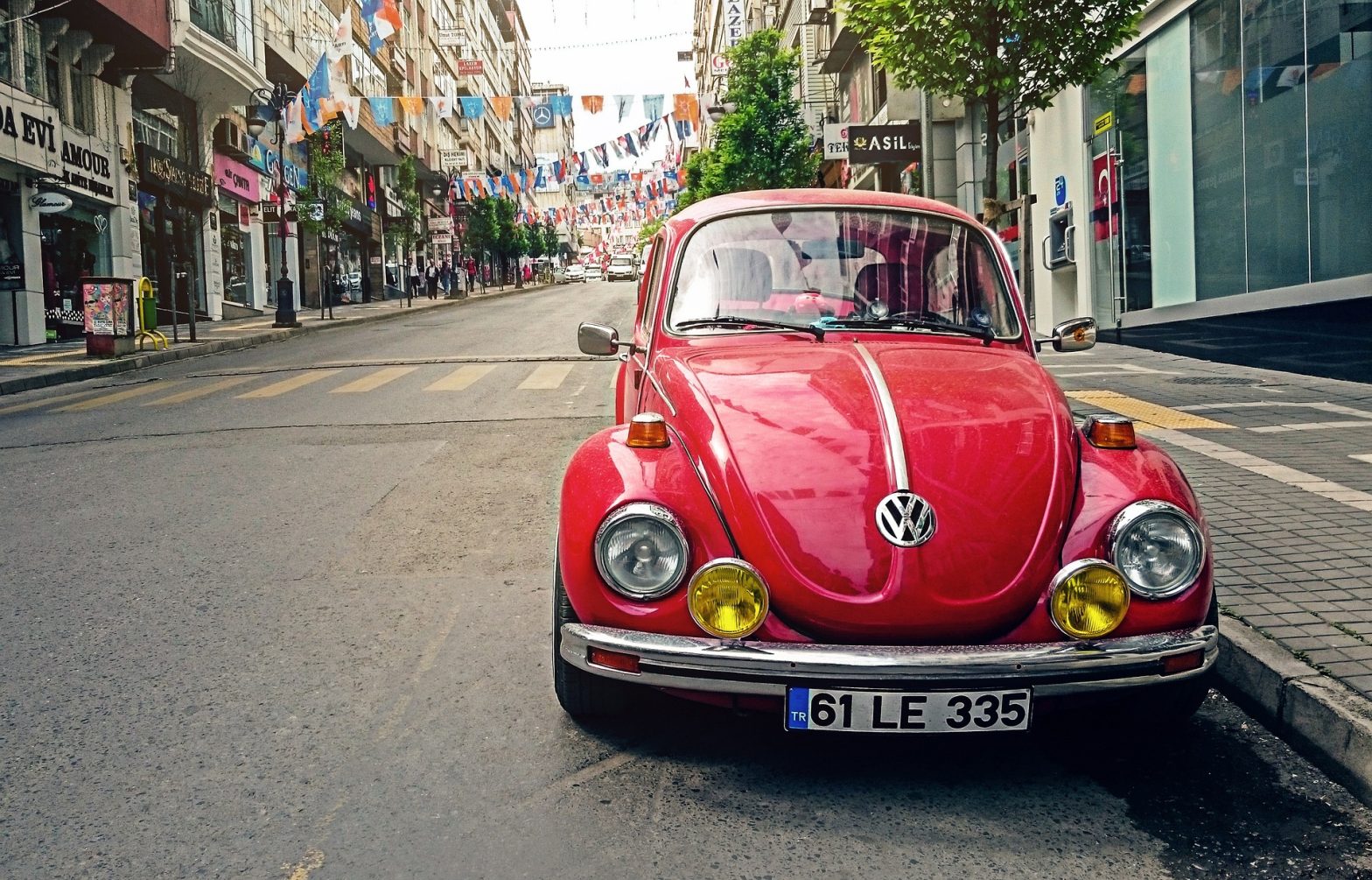 Tweedehands auto zakelijk kopen slim of niet?