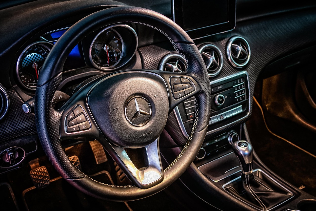 Een afneembare trekhaak onder een tweedehands auto monteren? Hier kun je op letten